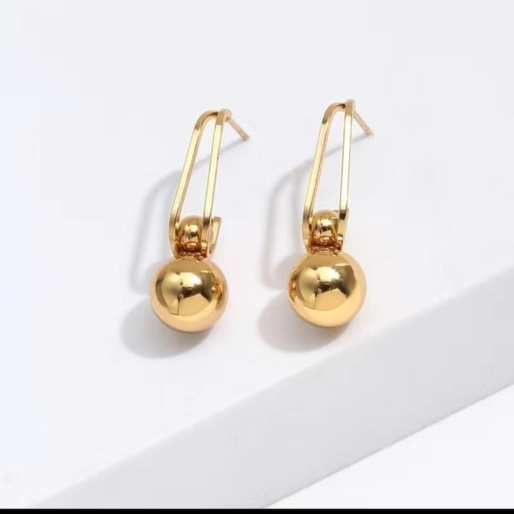 Gold tone fashion ball earrings. New